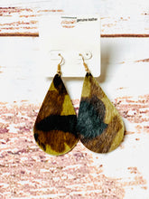 Load image into Gallery viewer, Cute Camo Earrings
