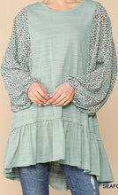 Load image into Gallery viewer, Ruffle Hem Top
