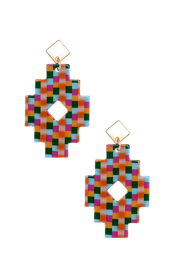 CHECKERED PRINT CUT OUT DANGLE EARRING