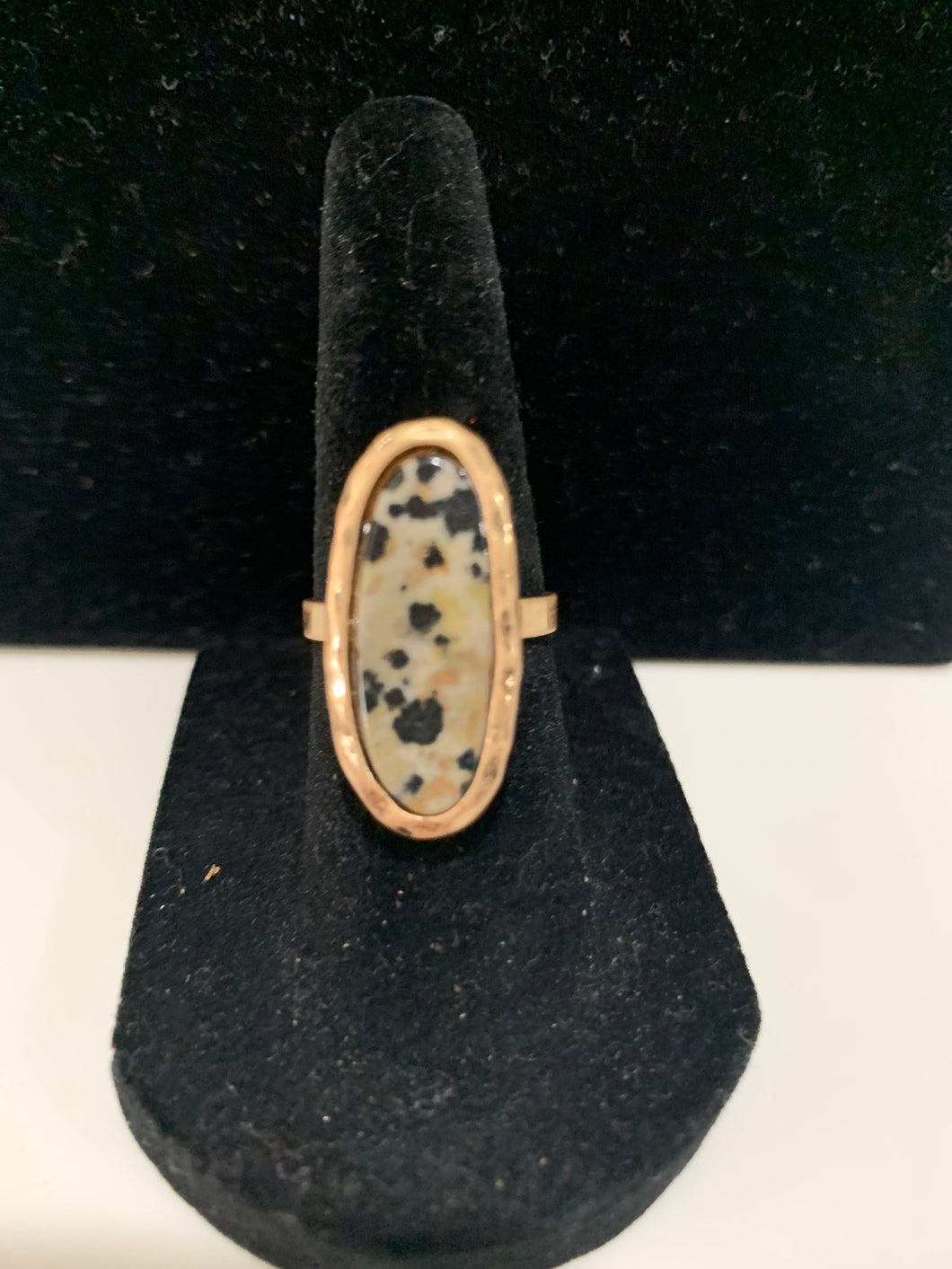 Elegantly Oval Ring